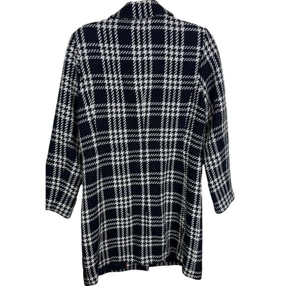 Women's Charter Club Black and White Tweed Button Up Coat Size 10 - Picture 2 of 4